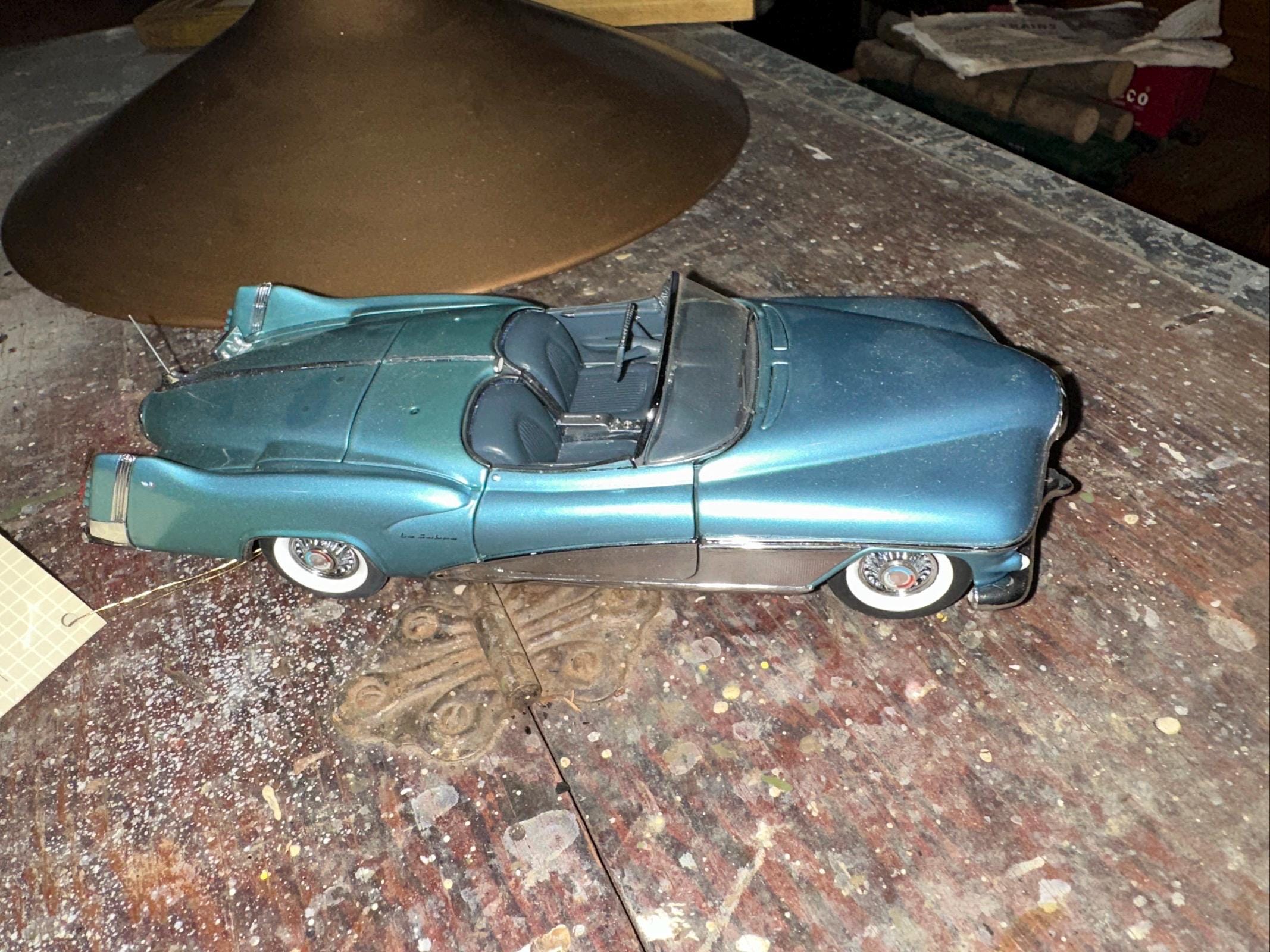 Franklin Mint 1:24 1951 Buick Lesabre Show Car Diecast Model No