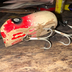 Vintage Wood Mouse Lure in White and Red Color... Lure is about 2 1/2 long image 4