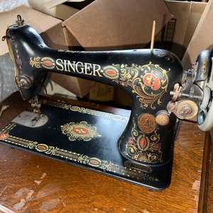 Singer Mfg Co Sewing Machine, table and stand, very solid, Great old time look, Just like grandma used, see shipping info in desc image 7