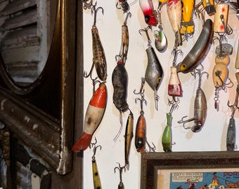 Leurre de pêche en bois peint en rouge vintage - Canada
