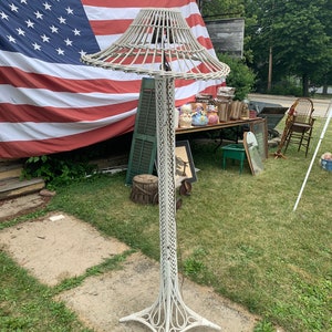 Antique French Country Victorian Wicker/Ratan Wood Eiffel Tower Floor Lamp, shipping cost needs to be quoted