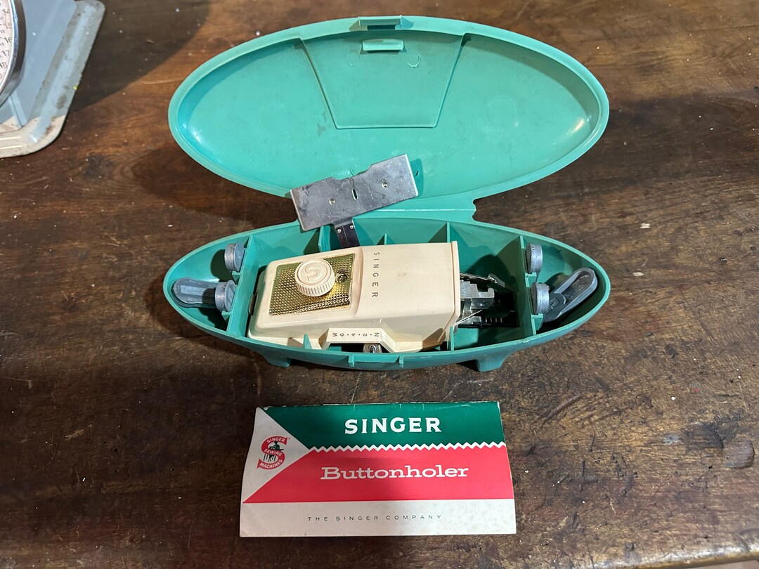 Vintage 1960 Singer Buttonholer Sewing Machine Attachment in Clamshell ...