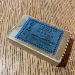 Mustad & Son Fish Hooks 100 count Vintage Box No. 2 Ringed Gold Plated, Made in Norway Number 3190 A