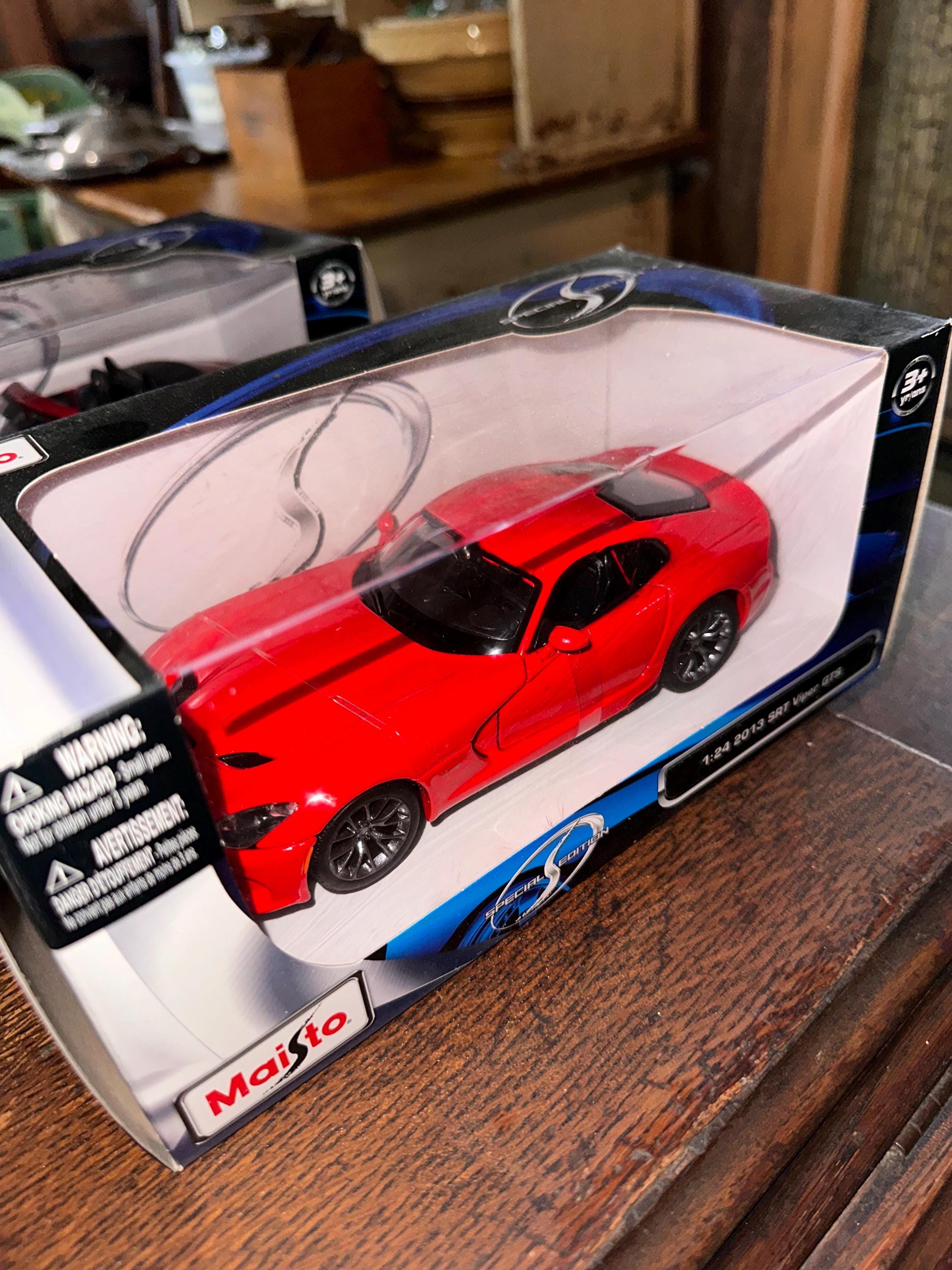 ダッチ　バイパー　1/24マイスト ダイキャスト 2013 Dodge Viper GTS SRT Red 1/24 Diecast Model Car by Maisto - Etsy