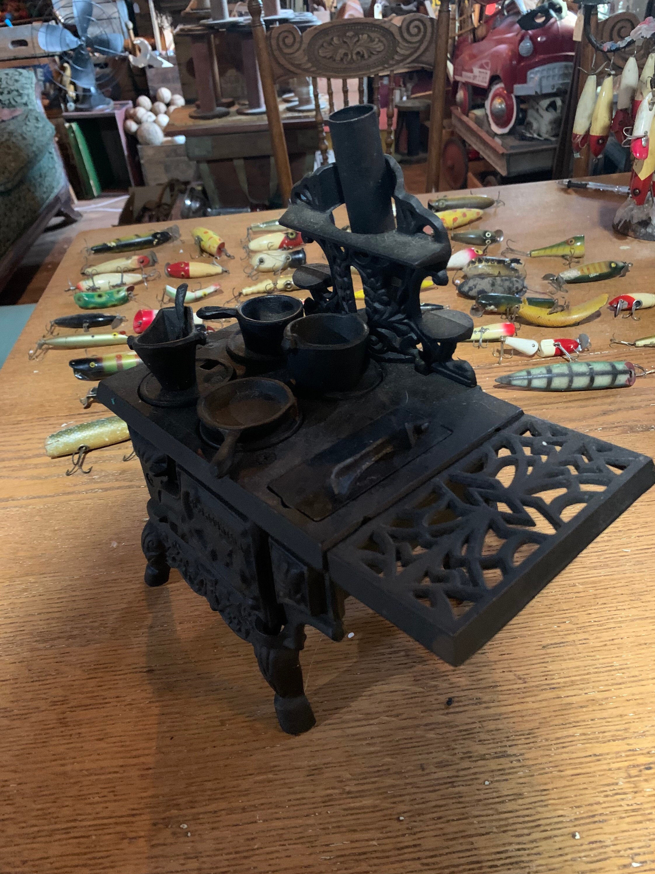 Antique Small Cast Iron Old Mountain Stove, Approx 10 wide and Includes Pans, Pots, Coal Bucket and Shovel - Etsy Italia Antique Small Cast Iron Old Mountain Stove, Approx 10 wide and Includes Pans, Pots, Coal Bucket and Shovel - Etsy Italia