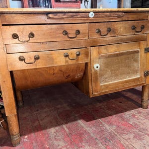 Beautiful Antique Possum Belly Bakers Table, Original Finish, Cutting Board, Flour Bin