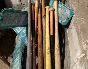 Vintage Baseball Bat, great for kids room project or just to use, I have many but listing is for one only