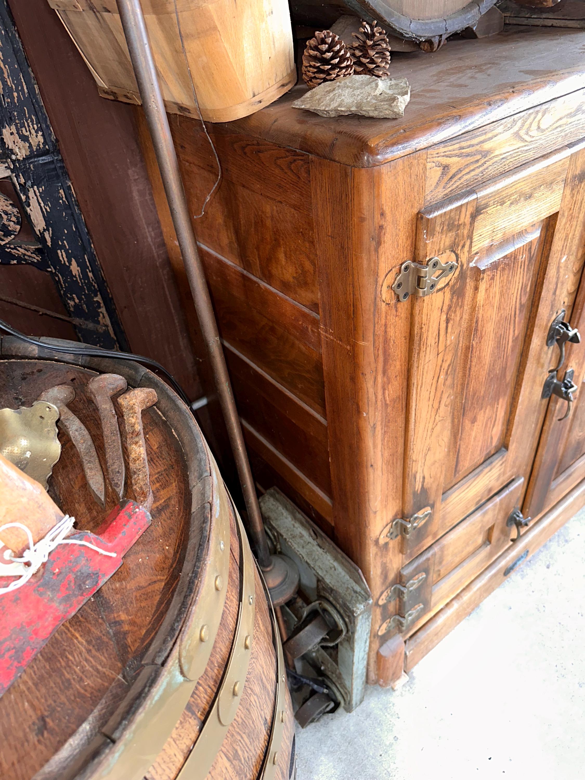 Antique Victor Oak Ice Box Refrigerator, 1900 Ice Box, Approx 43