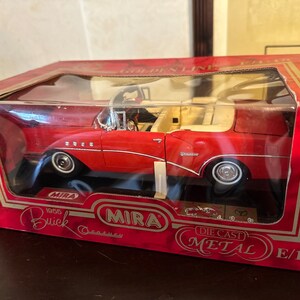 Mira 1955 Buick Century Convertible 1:18 Scale Die Cast Golden