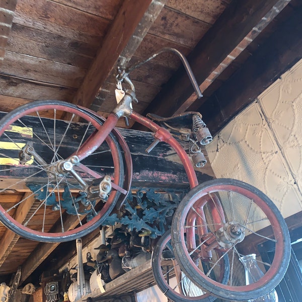 Antique Tricycle, Great Display Prop from Amityville Horror Movie Estate, Rusty, Late 30’s ( 37-38) national toy corp tricycle
