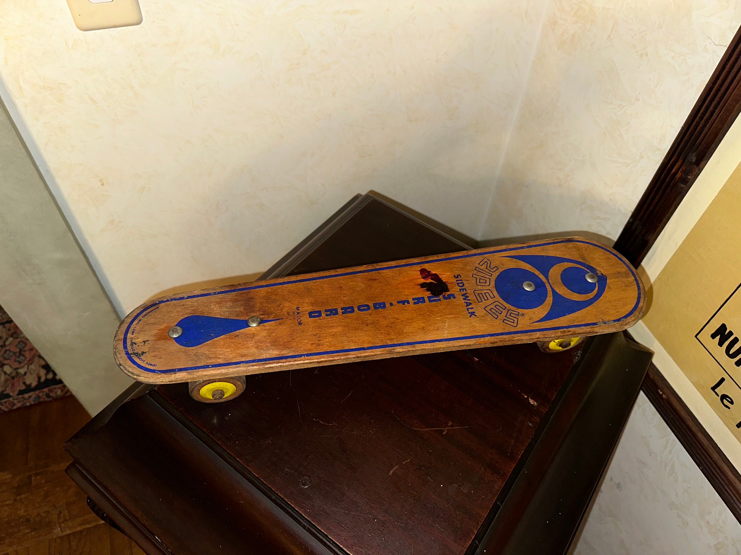 Vtg. 1960's Zipees Major 360 Sidewalk Surfboard 19