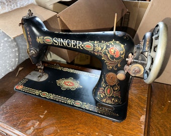 Singer Sewing Machine, very solid, Great old time look, Just like grandma used, sewing machine only