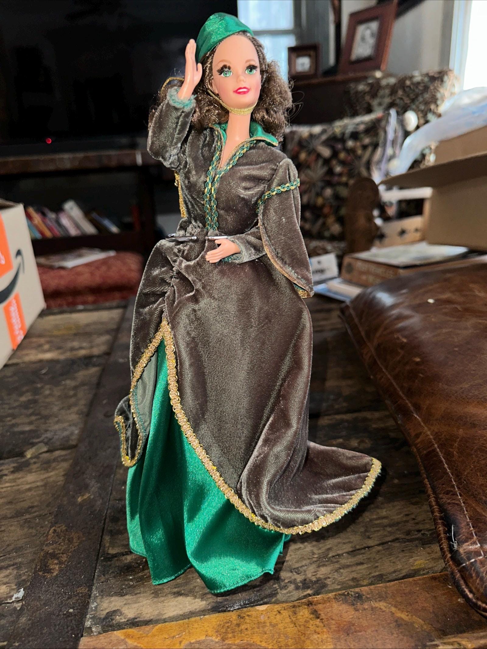 1994 Hollywood Legends Collection SCARLETT OHARA BARBIE Green Curtain Dress 1994 Hollywood Legends Collection SCARLETT OHARA BARBIE Green Curtain Dress