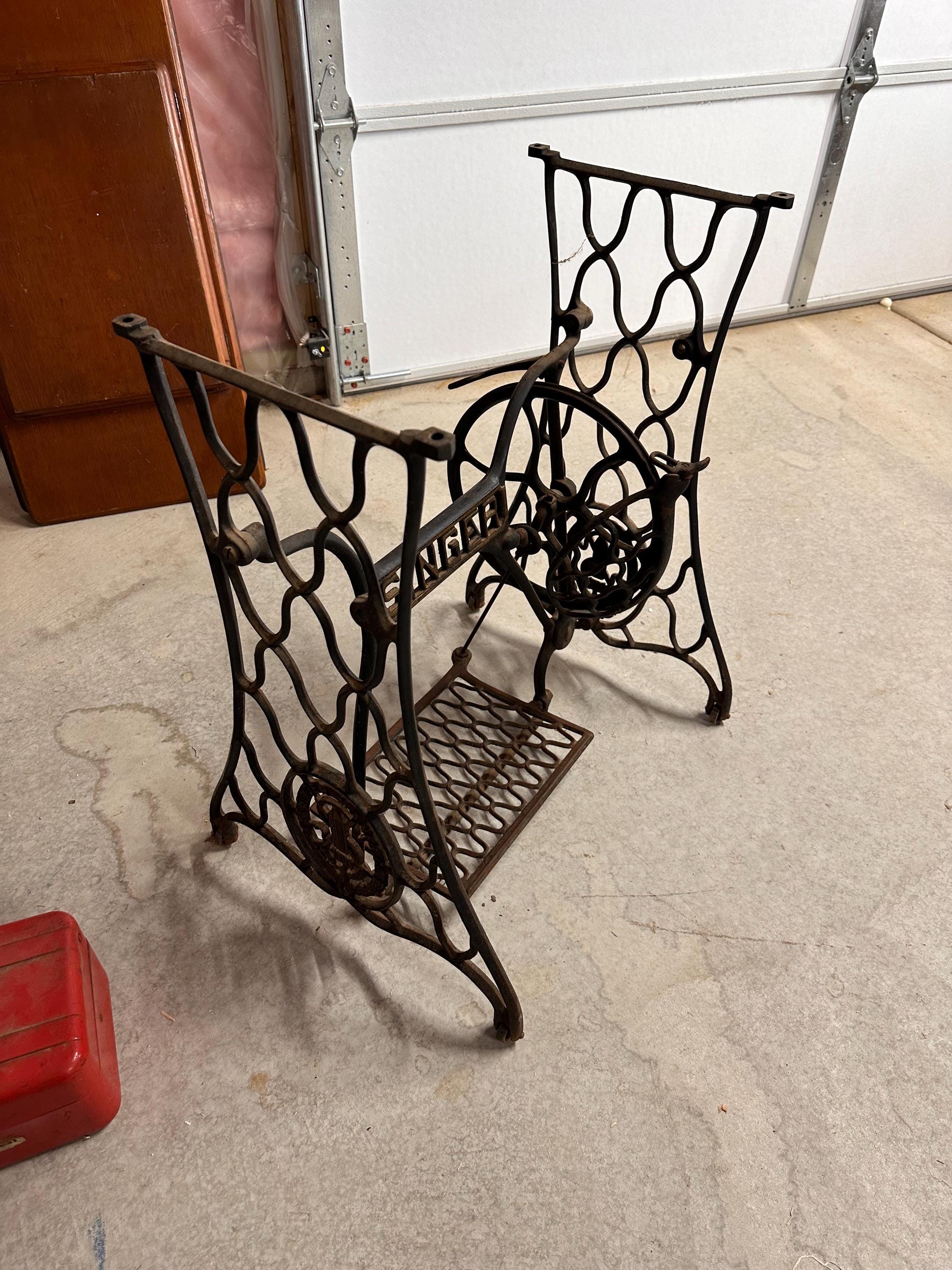 Antique Singer Mfg Co. Sewing Machine Cast Iron Base Only, Great