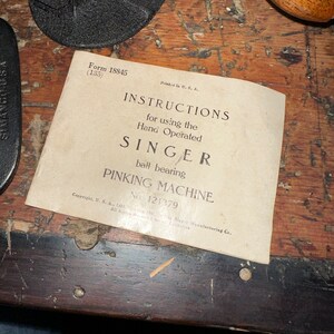 Vintage Singer Ball Bearing Hand Operated Pinker 121379 W/manual, Clamp ...