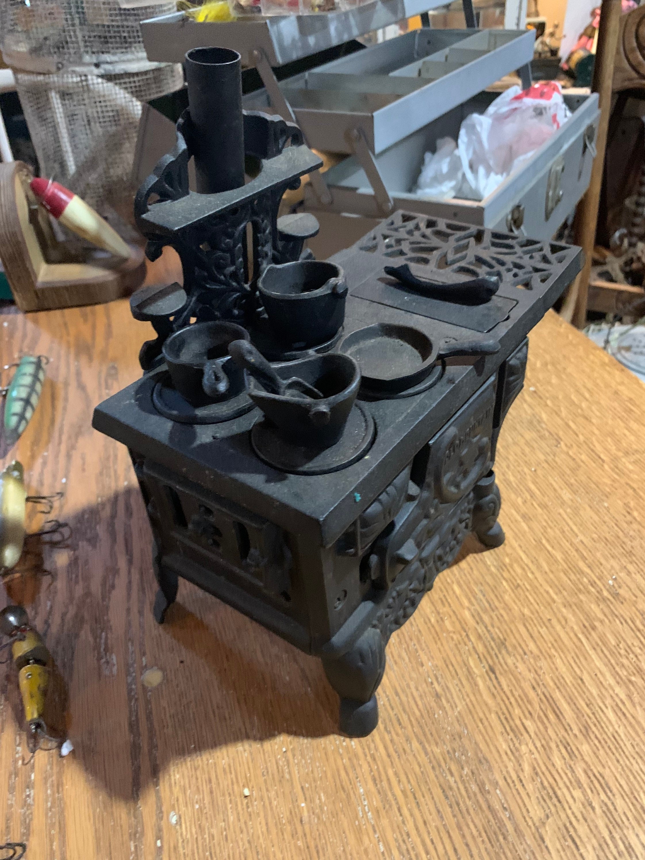 Antique Small Cast Iron Old Mountain Stove Approx 10 Wide 