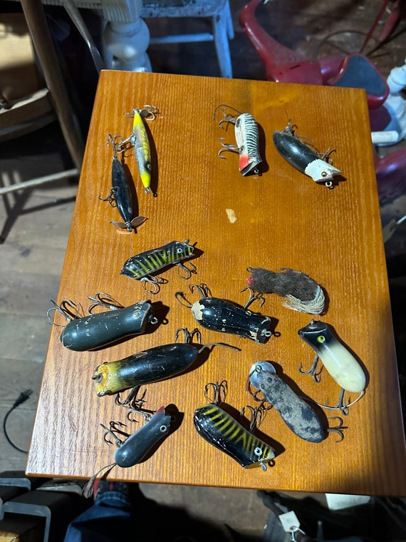 Fishing Lure collectibles 洋書 アンティーク ルアー Vintage Fishing Lure Estate Sale Finds - Do These Old Lures