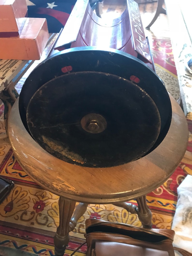 Swivel Base Four Sided With Advertisement With Kiwi Shoe Polish Can Kiwi Store Display Rack