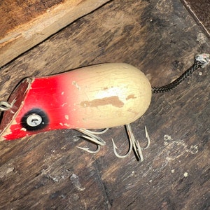 Vintage Wood Mouse Lure in White and Red Color... Lure is about 2 1/2 long zdjęcie 1