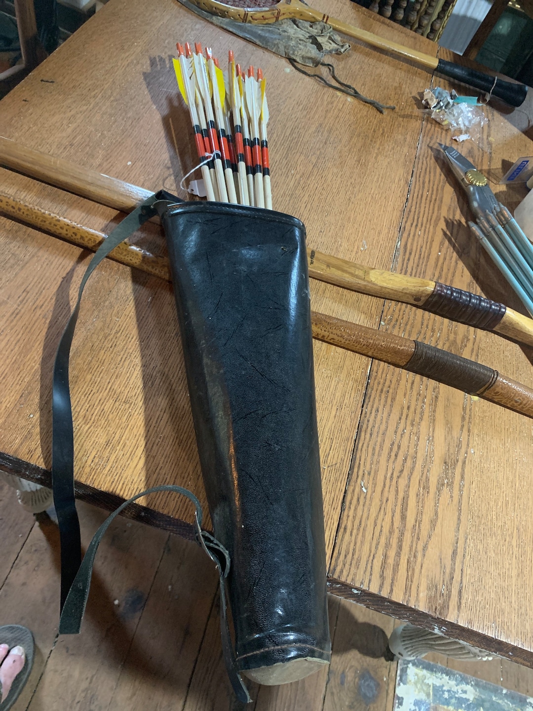 Vintage Leather Quiver With 11 Wood Arrows Etsy