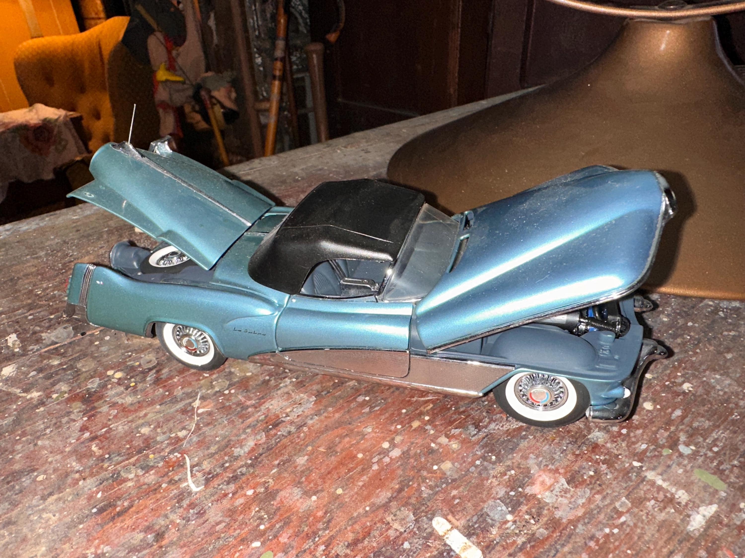 Franklin Mint 1:24 1951 Buick Lesabre Show Car Diecast Model No