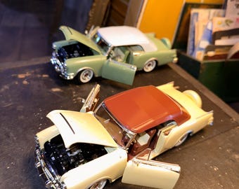 Mira 1955 Buick Century Convertible 1:18 Scale Die Cast Golden