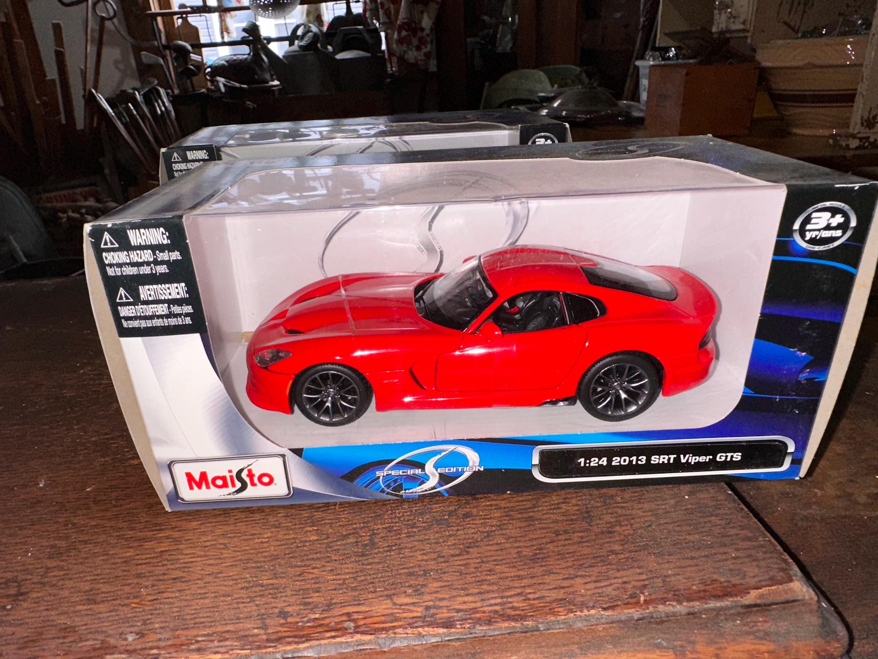 ダッチ　バイパー　1/24マイスト ダイキャスト 2013 Dodge Viper GTS SRT Red 1/24 Diecast Model Car by Maisto - Etsy