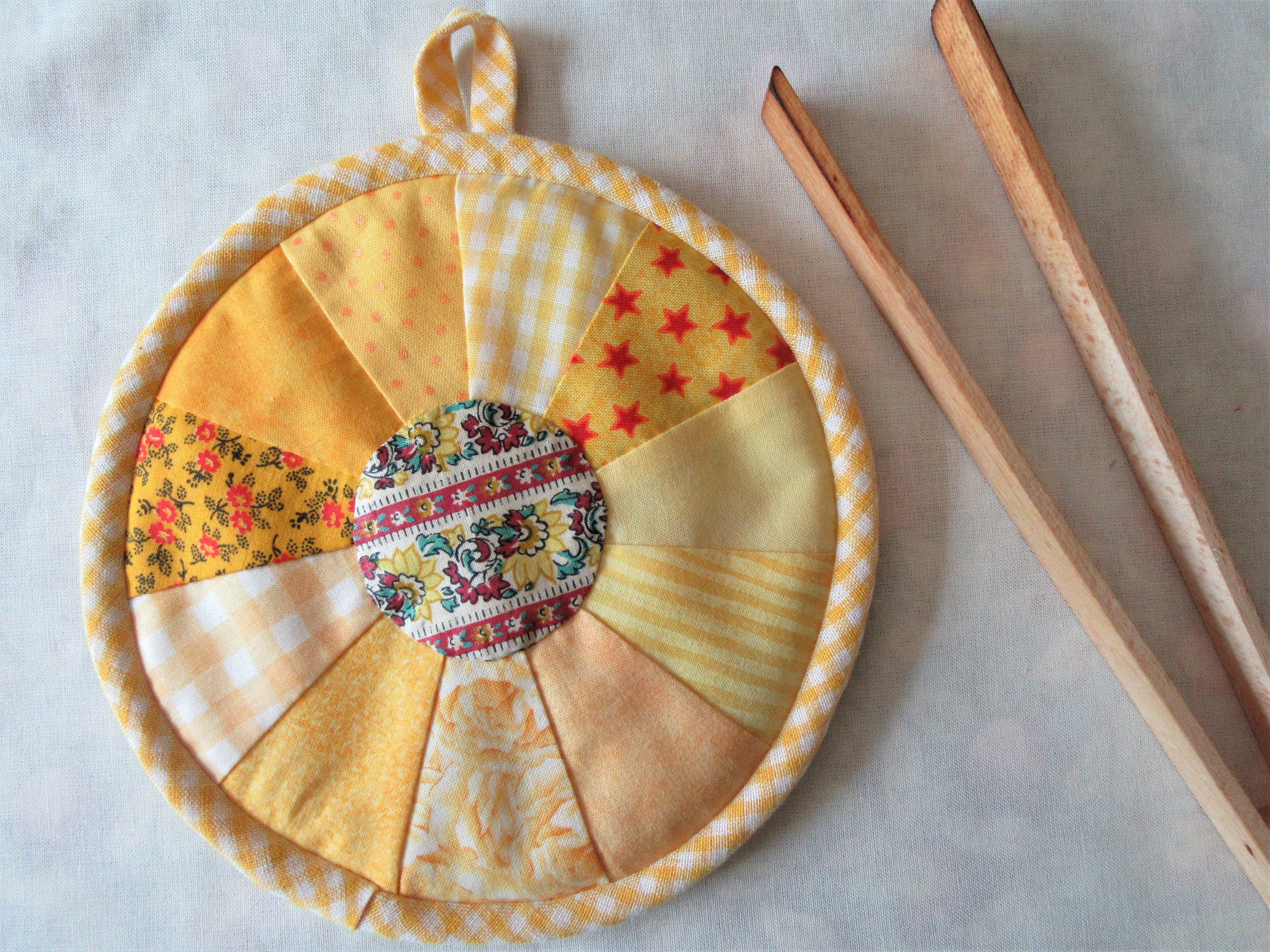 Quilted round pot holders 6 6.5 or 7 Etsy
