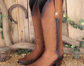 Stivali alti da donna COWGIRL in pelle marrone rustico con punta affusolata