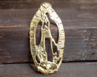 VIRGEN DE GUADALUPE Virgin Mary pinback nickel plated Button/Badge Plaque