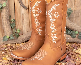 DAMSKIE kowbojskie buty COWGIRL z kwadratowym noskiem, ze skóry, haftowane kwiaty, z bocznym zamkiem błyskawicznym