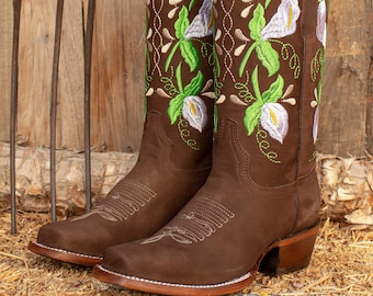 WOMENS COWGIRL cowboy square toe suede leather western embroidered tulip BOOTS Size 7 1/2