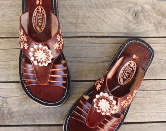 WOMENS LEATHER HUARACHE traditional floral design mexican sandals