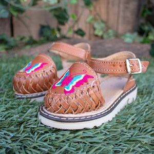 GIRLS WALKER TODDLER Butterfly embroidered leather huarache sandals