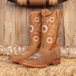 WOMENS COWGIRL cowboy square toe leather sunflower embroidered BOOTS