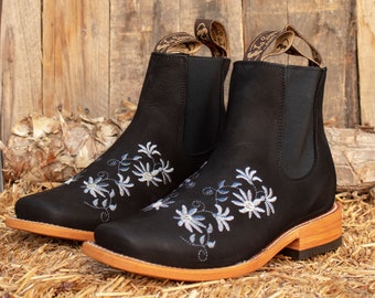 WOMENS cowgirl cowboy square toe leather flower embroidered ANKLE BOOTS