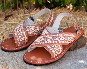 MENS EMBROIDERED HUARACHE Mexican sandals with cushioned sole