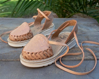 GIRLS WALKER TODDLER rose stamped Tan lace up leather huarache sandals