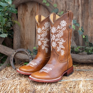 WOMENS COWGIRL cowboy square toe leather embroidered BOOTS