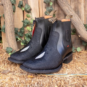 Zwarte faux MANTARAY leren cowboylaarzen met vierkante neus en western rodeo's Mantarraya botines