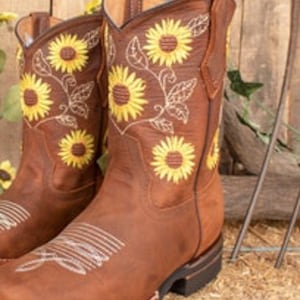 Womens store embroidered booties