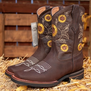 WOMENS COWGIRL cowboy square toe leather sunflower embroidered BOOTS