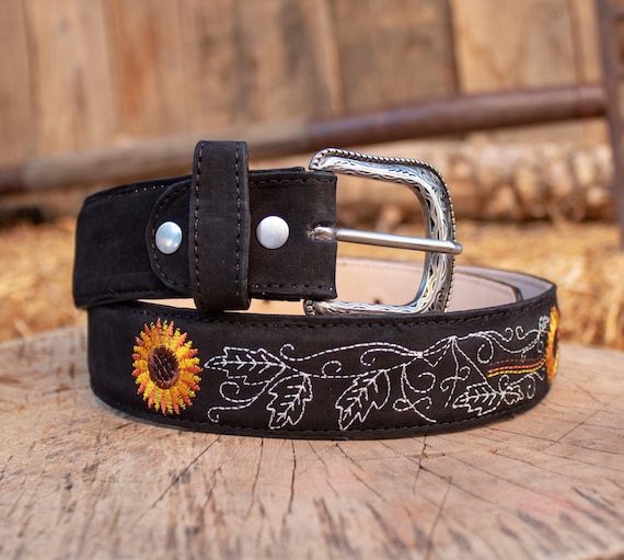 Genuine Suede Leather Belt w. Western Sunflower Buckle AXESORIA Genuine Suede Leather Belt w. Western Sunflower  main image 4