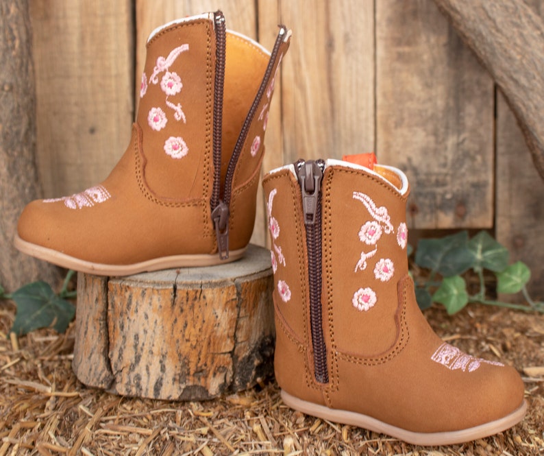 Filles Bébé FLEUR ROSE BRODÉE bottes de cowboy en cuir à bout rond image 4