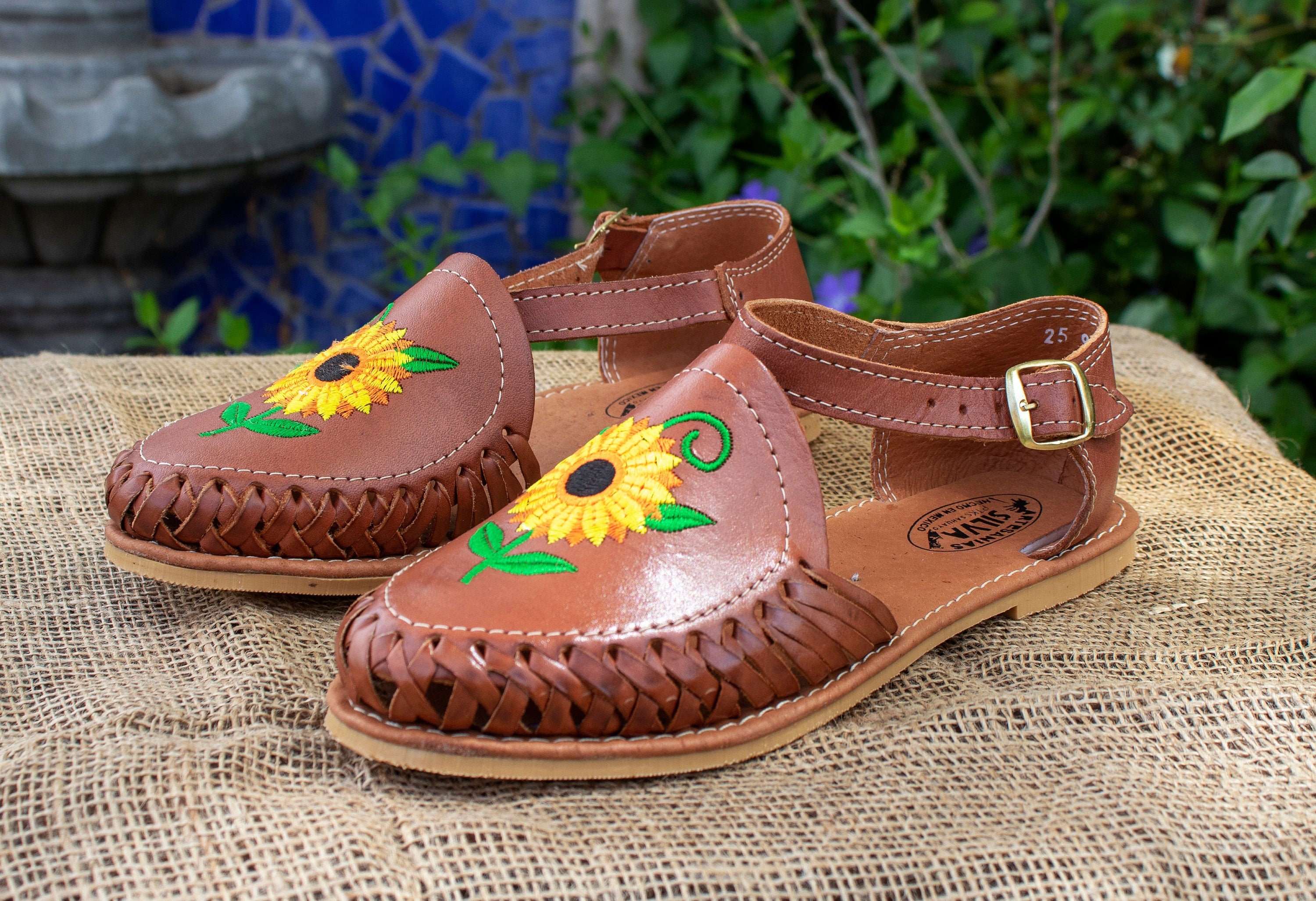 huaraches with sunflower