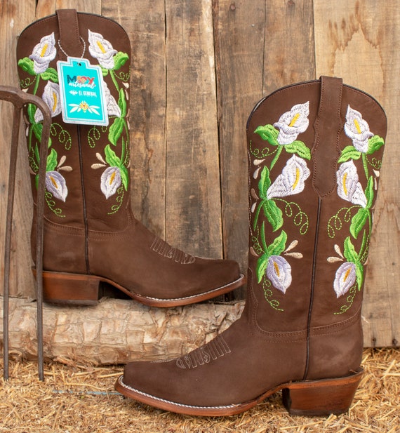 Size 7 womens cowboy deals boots