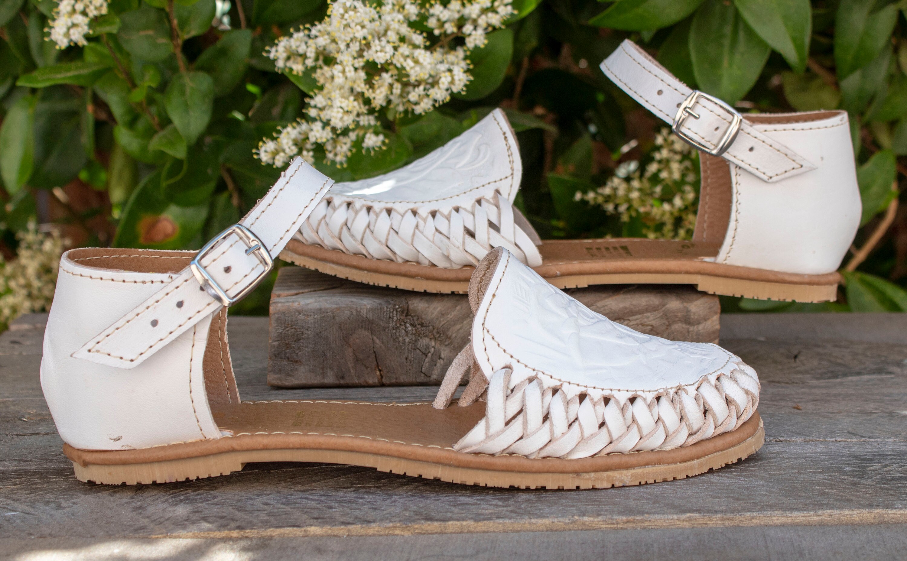 womens white huraches