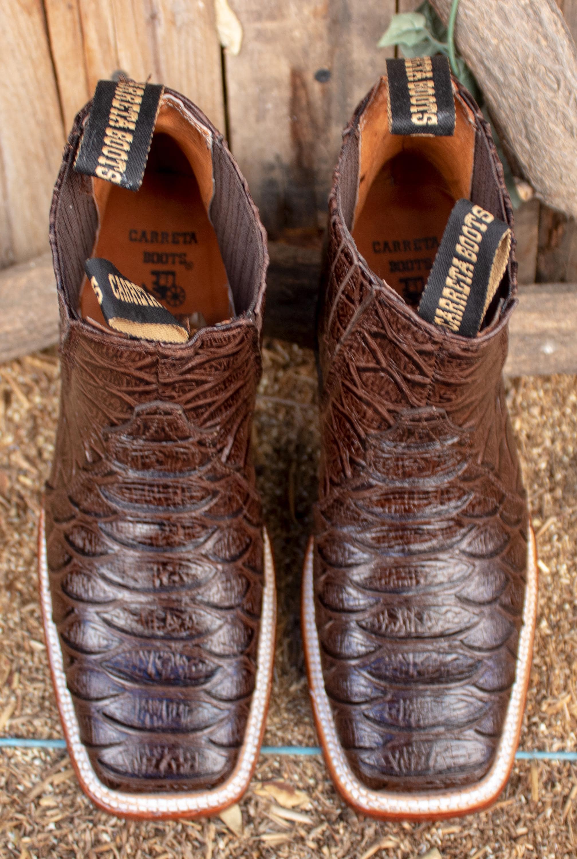 Men\'s Wéstern Vaquero Half boot Crocodile Print Leather Botin cognac Cocodrilo Crocodile Ankle Boots with Embossed Nape and Square Toe in  main image 4