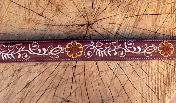 M&F Western A1033002-32 1.75-1.5 in. Men Ariat Taper Floral Genuine Leather Belts, Brown - Size 32
