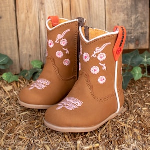 Filles Bébé FLEUR ROSE BRODÉE bottes de cowboy en cuir à bout rond image 1